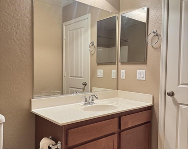 28866 N Coal Avenue - Photo Thumbnail 14