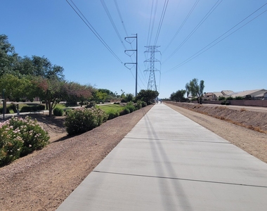 845 W Vaughn Avenue - Photo Thumbnail 28