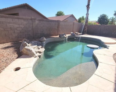 845 W Vaughn Avenue - Photo Thumbnail 26