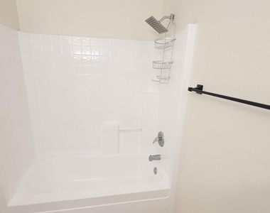 845 W Vaughn Avenue - Photo Thumbnail 21