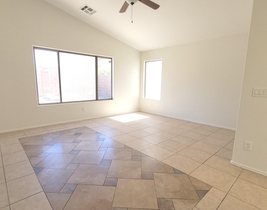 845 W Vaughn Avenue - Photo Thumbnail 15