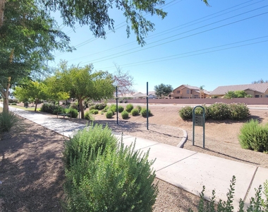 845 W Vaughn Avenue - Photo Thumbnail 30