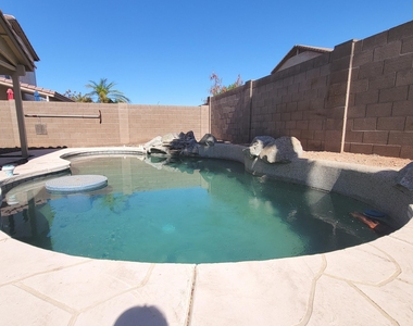 845 W Vaughn Avenue - Photo Thumbnail 25