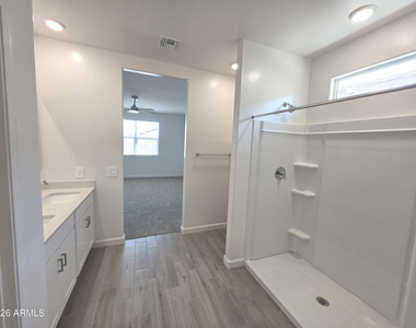 2677 W Simone Avenue - Photo Thumbnail 8