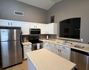 13314 W Mauna Loa Lane - Photo Thumbnail 4