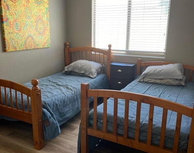 13314 W Mauna Loa Lane - Photo Thumbnail 8