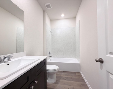 621 Dunhill Road - Photo Thumbnail 5