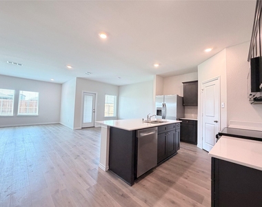 621 Dunhill Road - Photo Thumbnail 8