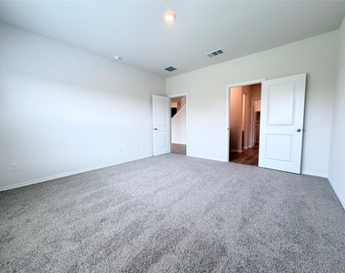 621 Dunhill Road - Photo Thumbnail 15