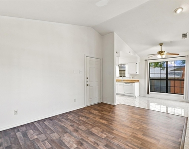 5909 Lake Hubbard Parkway - Photo Thumbnail 8