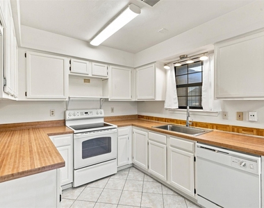5909 Lake Hubbard Parkway - Photo Thumbnail 4
