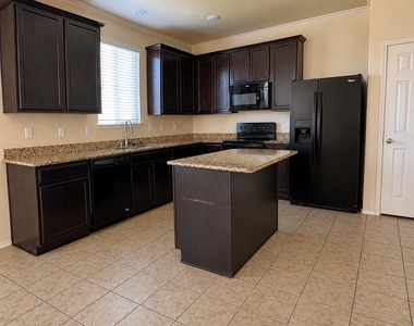 429 Mariscal Place - Photo Thumbnail 3