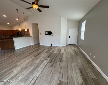 17044 W Bristol Lane - Photo Thumbnail 31