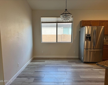 17044 W Bristol Lane - Photo Thumbnail 5