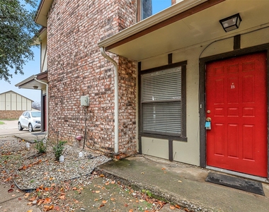 800 Bluebonnet Drive - Photo Thumbnail 1