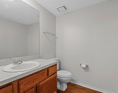 800 Bluebonnet Drive - Photo Thumbnail 10