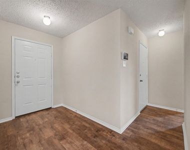 5225 Newcastle Lane - Photo Thumbnail 4