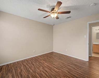 5225 Newcastle Lane - Photo Thumbnail 11
