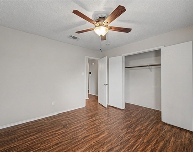 5225 Newcastle Lane - Photo Thumbnail 10