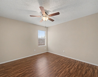 5225 Newcastle Lane - Photo Thumbnail 12