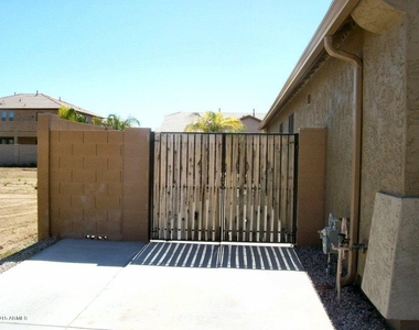 2333 W Mila Way - Photo Thumbnail 1