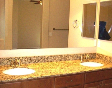 2333 W Mila Way - Photo Thumbnail 14