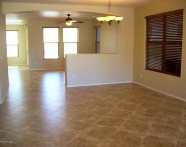 2333 W Mila Way - Photo Thumbnail 2