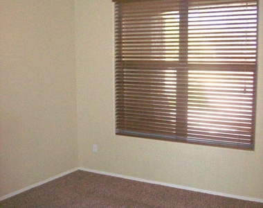2333 W Mila Way - Photo Thumbnail 18