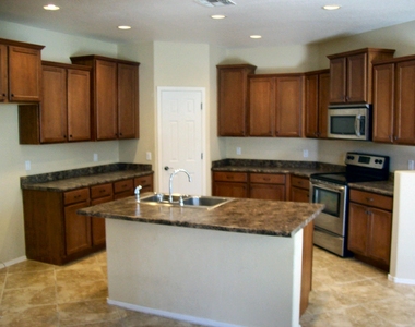 2333 W Mila Way - Photo Thumbnail 9