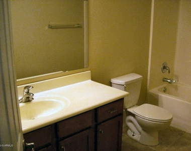 2333 W Mila Way - Photo Thumbnail 16