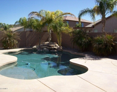 2333 W Mila Way - Photo Thumbnail 27