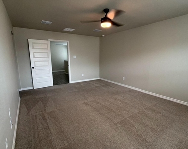 2029 Woodlawn Way - Photo Thumbnail 12