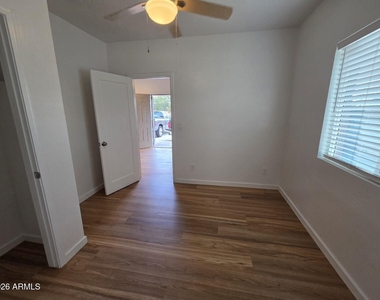 1522 W Polk Street - Photo Thumbnail 9