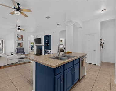 905 Lake Grove Drive - Photo Thumbnail 13