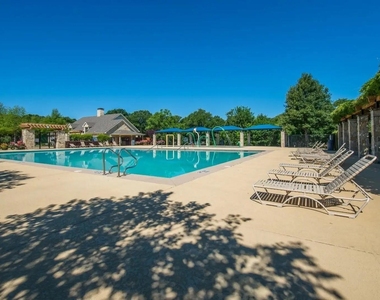 905 Lake Grove Drive - Photo Thumbnail 3