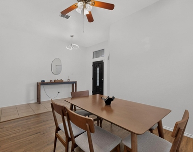 905 Lake Grove Drive - Photo Thumbnail 16