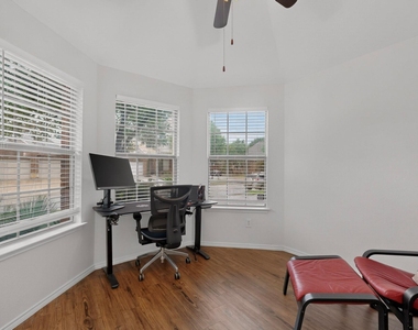 905 Lake Grove Drive - Photo Thumbnail 29