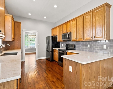 14035 Bankside Drive - Photo Thumbnail 8