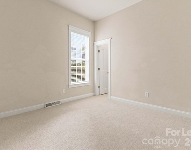 14035 Bankside Drive - Photo Thumbnail 12