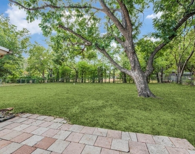 4221 Ashmore Drive - Photo Thumbnail 11