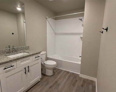1929 Woodlawn Way - Photo Thumbnail 6