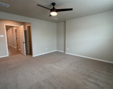 1929 Woodlawn Way - Photo Thumbnail 12
