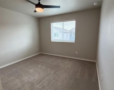1929 Woodlawn Way - Photo Thumbnail 9
