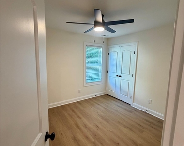 1211 Brecken Court - Photo Thumbnail 20