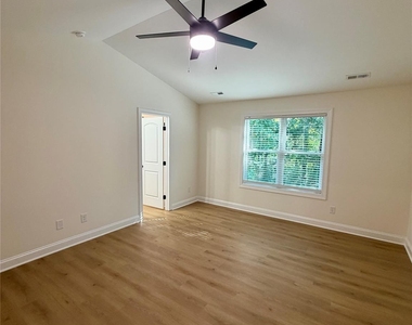 1211 Brecken Court - Photo Thumbnail 11