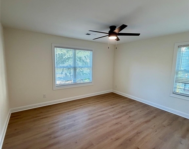 1211 Brecken Court - Photo Thumbnail 19