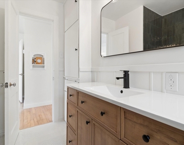602 W Pecan Street - Photo Thumbnail 26