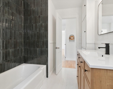 602 W Pecan Street - Photo Thumbnail 24