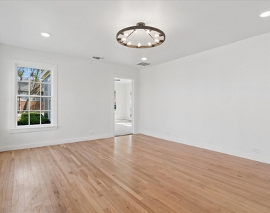 602 W Pecan Street - Photo Thumbnail 5