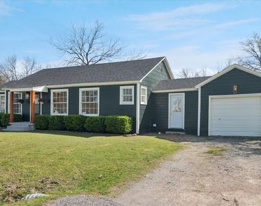 602 W Pecan Street - Photo Thumbnail 2